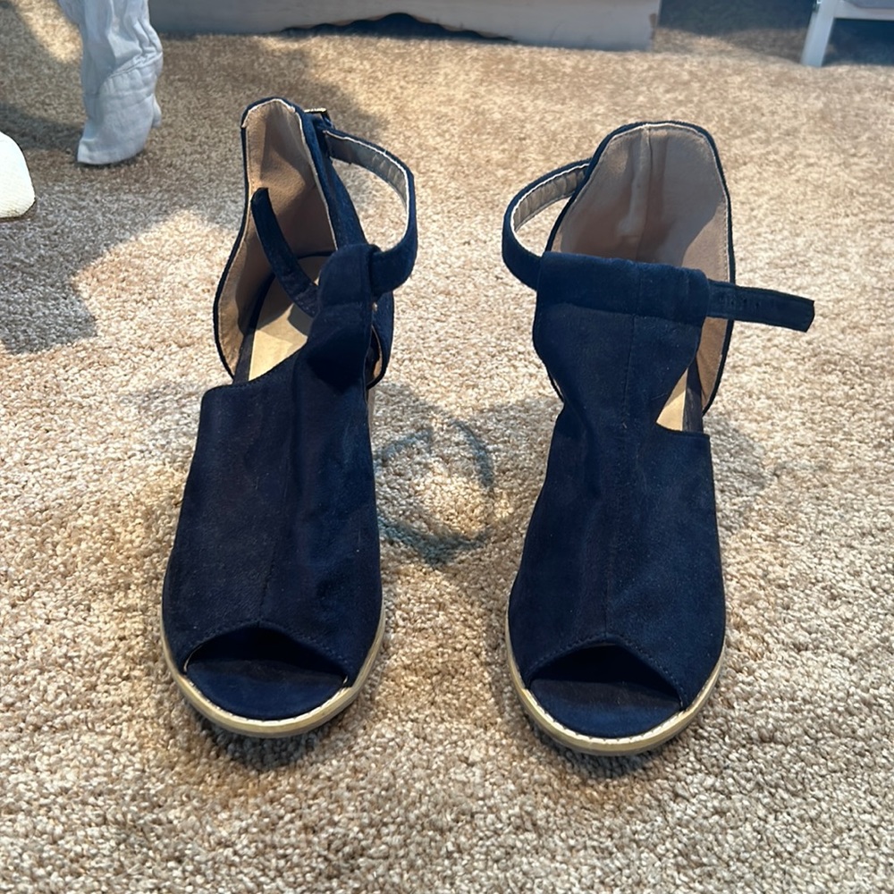 Size 39 comfortable never worn